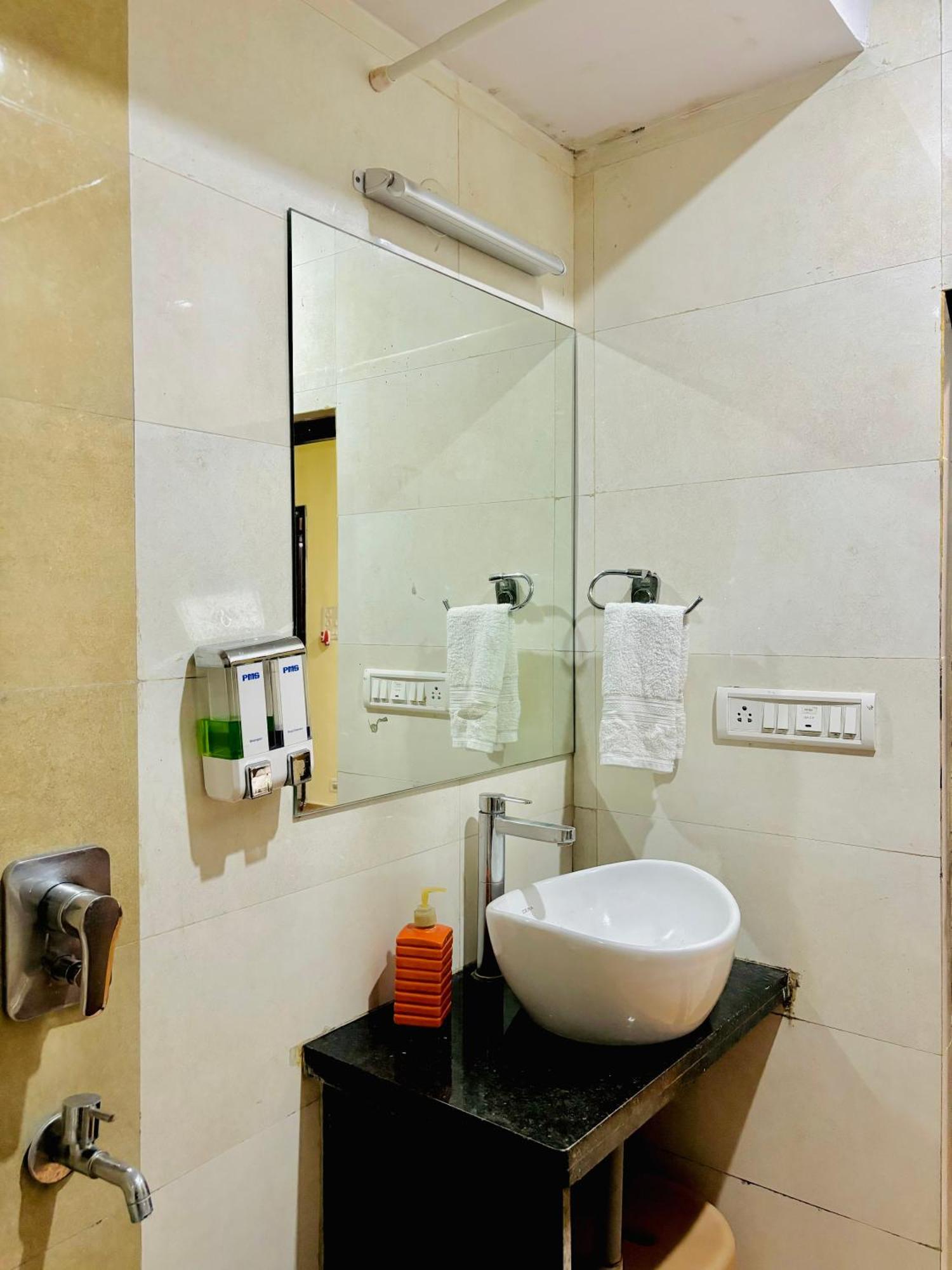 Royal Palms Luxury Service Apartment ناغبور الغرفة الصورة